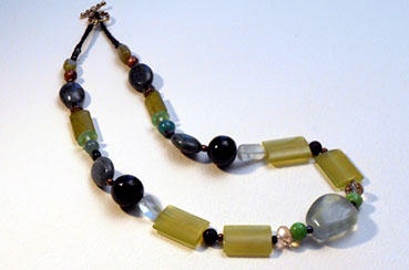 Slide show of Green and Black Calcite Necklace.